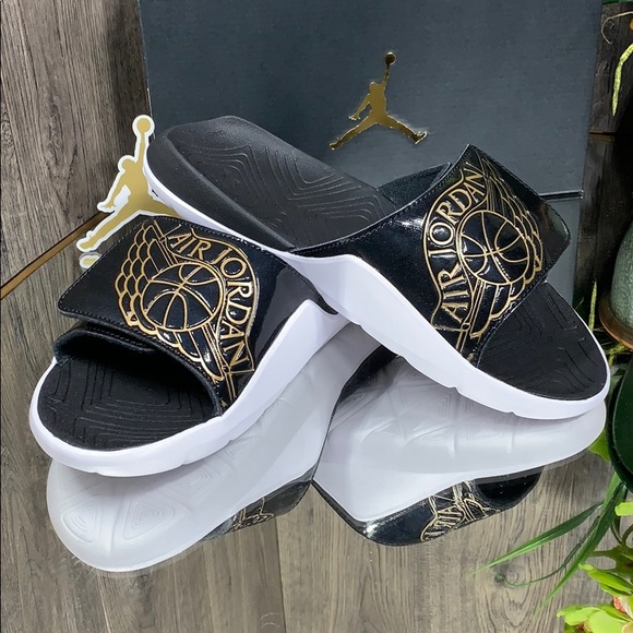 ❤️ Nike Jordan Hydro 7 GS black metallic gold whit - Picture 4 of 8